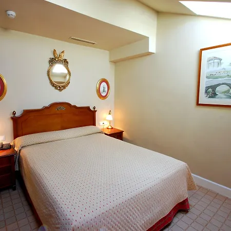 Hotel Arcea Gran Pelayo 4*