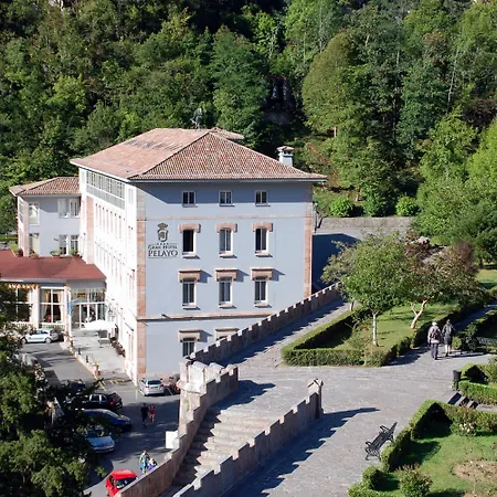 Gran Pelayo 4*